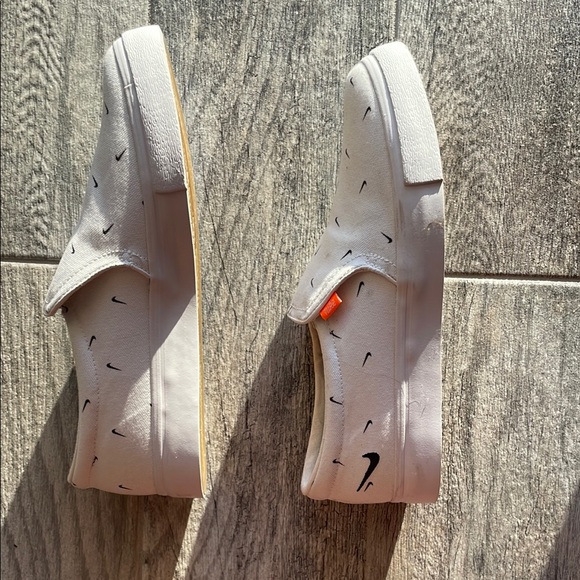 Nike White Slip-On Shoes with Black Accents - Picture 3 of 4